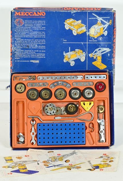 MECCANO Box No. 2.
Unchecked assortment with its i
