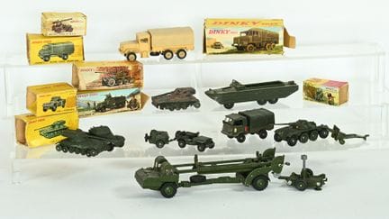 DINKY TOYS, SOLIDO.
Set of 11 military vehicles in
