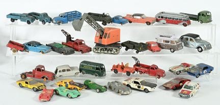 DINKY TOYS, CORGI, NOREV, and others.
33 wrecked a