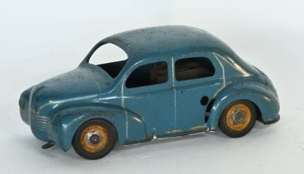 CIJ.
Blue Renault 4cv in excellent condition; rear