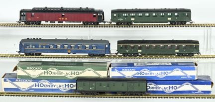 HORNBY Ho.
5 long-distance passenger cars, signs o