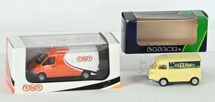 Set of 2 1/43-scale vehicles, new in boxes:
 - Lup