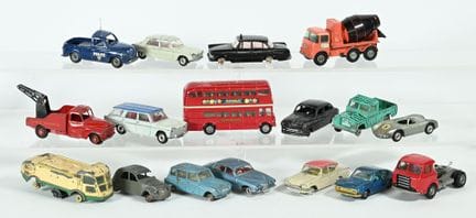 DINKY TOYS, CIJ, CORGI, Matchbox, SOLIDO.
17 incom