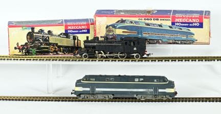 HORNBY, Ho.
2 models to be cleaned, in box:
 - SNC