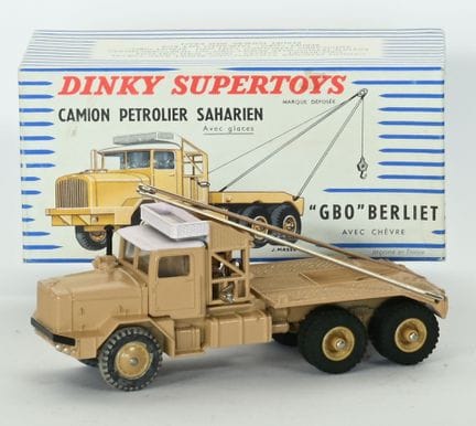 DINKY TOYS.
Item No. 888, like-new condition, orig
