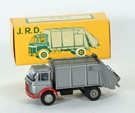 JRD.
Ref. 131, original 1/50 scale model, new in b