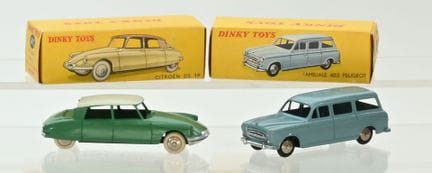DINKY TOYS.
2 original models, like-new condition 