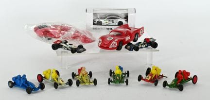 Set of 11 models in various scales, as-is:
 - 6 pl