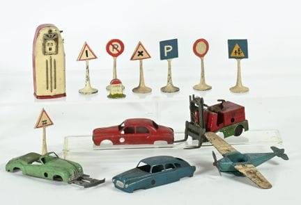 13-piece set including:
 - 7 aluminum road signs (