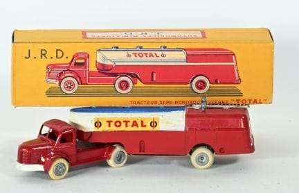 JRD.
Ref. 121, original 1/50 scale model, new in b