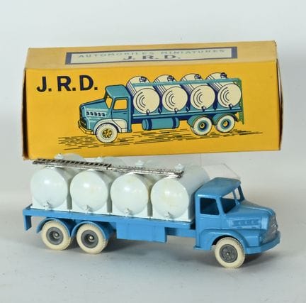 JRD.
Ref. 128, original 1/50 scale model, new in b