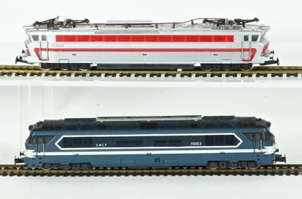 JOUEF, Ho.
2 SNCF railcars; operation verified, in