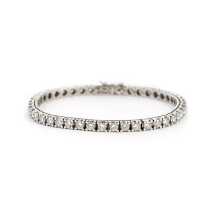 Tennisarmband mit Diamanten.
18 Karat Weißgold, Di