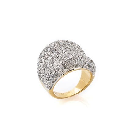 Ring mit „Love“-Motiv und Diamanten.
18-karätiges 