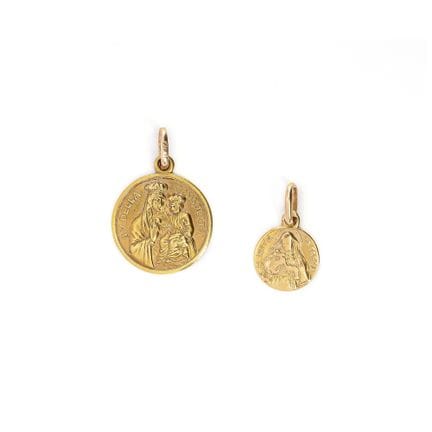 Zwei kleine Goldmedaillen.
18 Karat Gelbgold.
Gewi