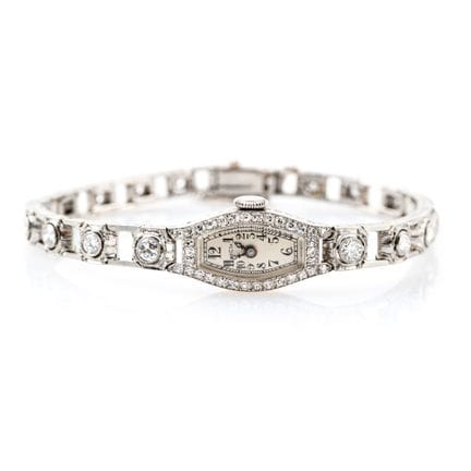 Antike Art-Déco-Uhr mit Diamanten.
Platin, 19 Diam