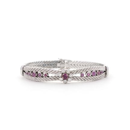 Armband mit Rubinen und Diamanten.
Platin.
Länge 1