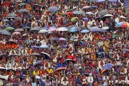 Matthieu RICARD (Born in 1946)
The crowd in the ra