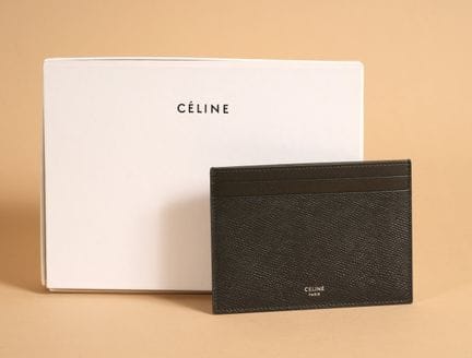 * CELINE (2018)
 大号炭灰色压纹与光面皮革卡包（附礼盒、说明书、防尘袋）（10 x 