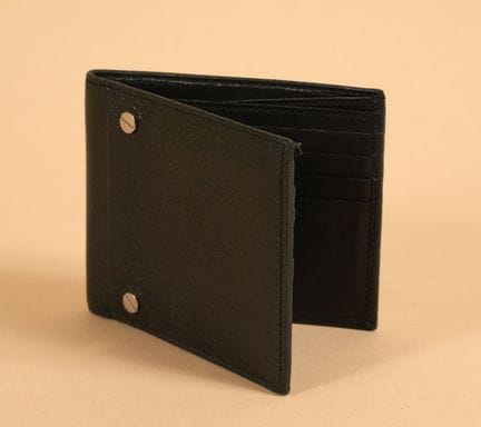 * BALENCIAGA
 翻盖式卡包，采用做旧小羊皮和黑色皮革（11 x 9.5厘米）（有使用痕迹