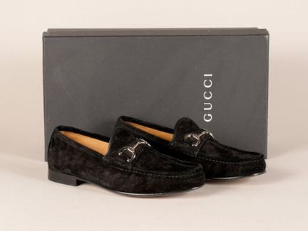 * GUCCI
COPPIA DI MOCASSINI da uomo in pelle nera,