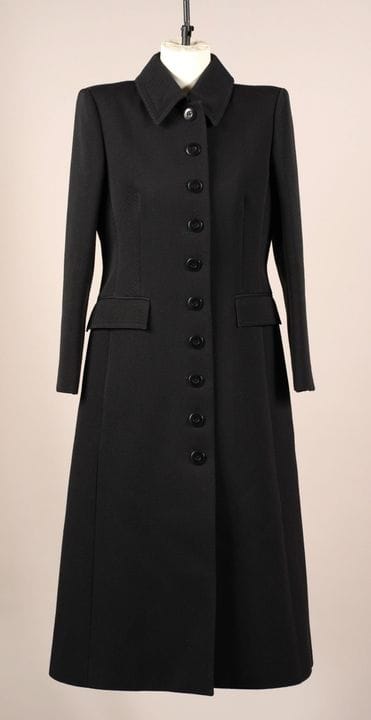 * GIVENCHY
CAPPOTTO in spessa lana nera, abbottona