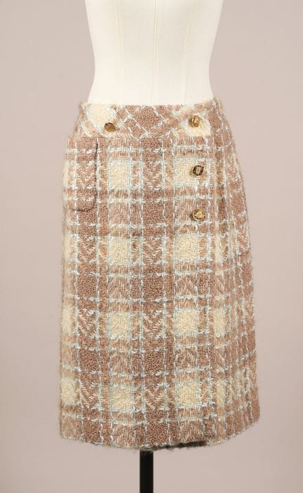 * BOUTIQUE CHANEL DI KARL LAGERFELD, CIRCA 1990
GO