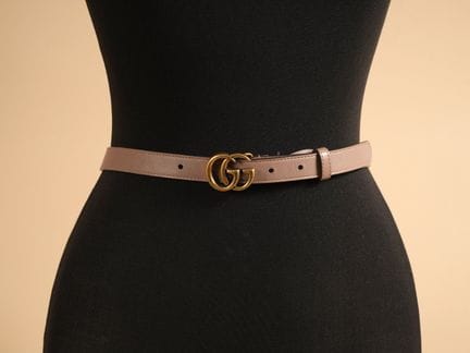 * GUCCI
SLIM BELT in taupe leather (L 80 cm) 
Expe