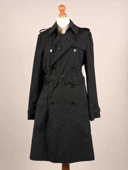 * BURBERRY LONDON
TRENCH-COAT in gabardina di coto