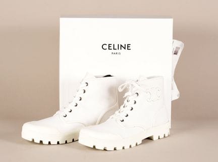 * CELINE (2022)
COPPIA DI STIVALI "PATAPANS" in te