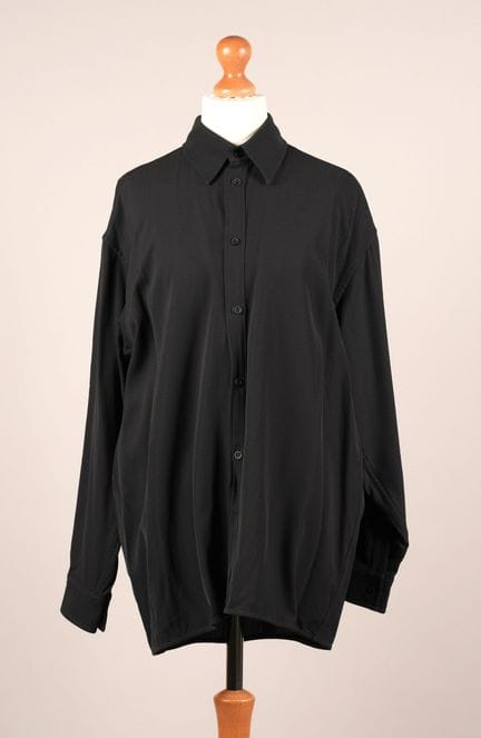* BALENCIAGA DI DEMNA GVASALIA (2020)
TUNICA unise
