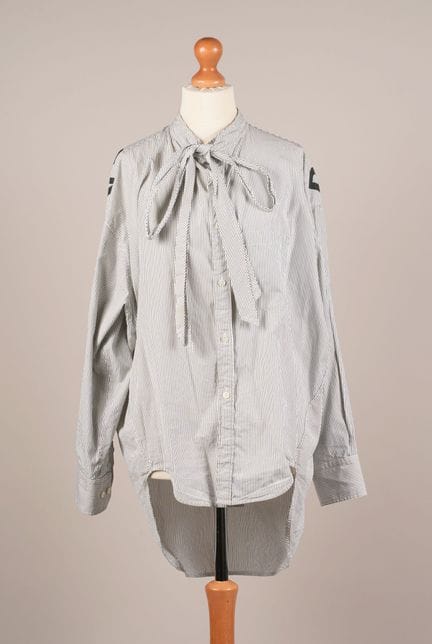 * BALENCIAGA DI DEMNA GVASALIA
CAMICIA oversize un