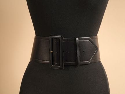 * CELINE BY PHOEBE PHILO
BELT in black glossy lamb