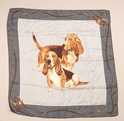 * GUCCI
Silk twill scarf printed with basset hound