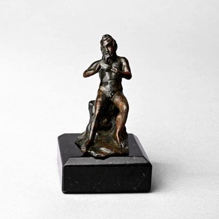 Statue romaine en bronze représentant un satyre jo
