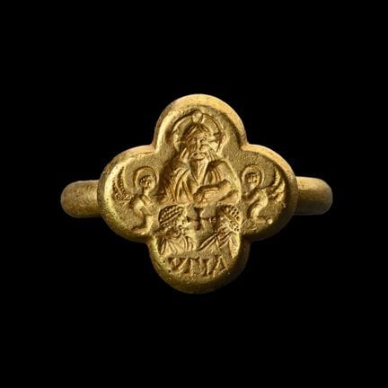 Pesante anello nuziale bizantino in oro con raffig