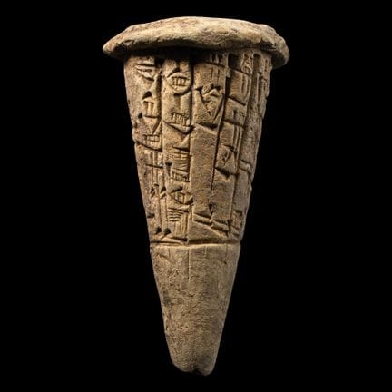 Cono di terracotta sumero proveniente da Lagash. C