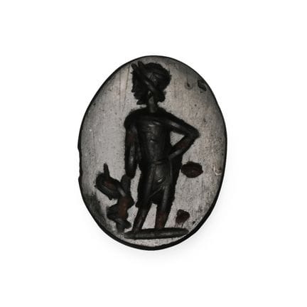Pietra preziosa romana di colore verde scuro raffi