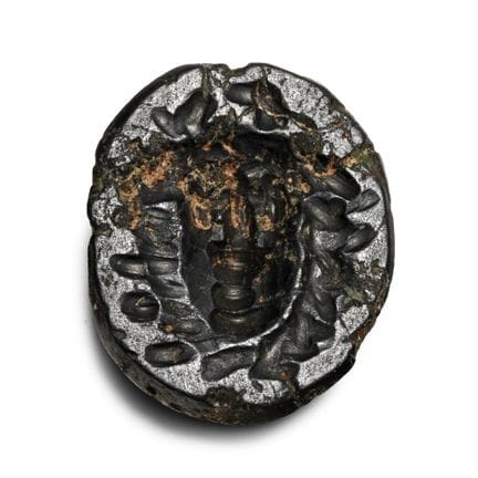Gemma romana in ematite con testa di Medusa. II-II