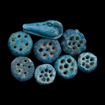 Gruppo di amuleti in faience egizio-fenicia. IV-II
