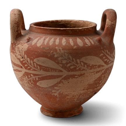 Lebes gamikos in terracotta, in corsivo. Messapico