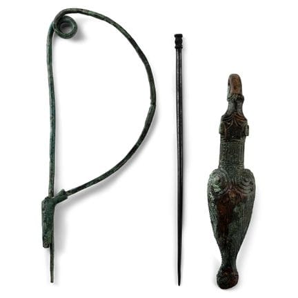 Gruppo di reperti in bronzo greci. VII-I secolo a.