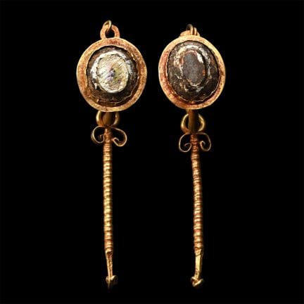 Coppia di orecchini romani in oro. Circa I-II seco