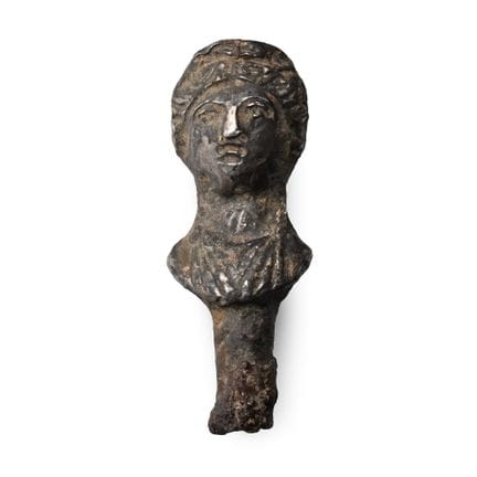 Terminale romano in argento raffigurante il busto 