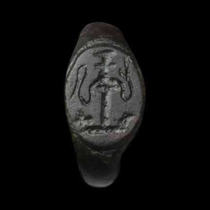 Anello in bronzo di epoca tardo-romana con serpent