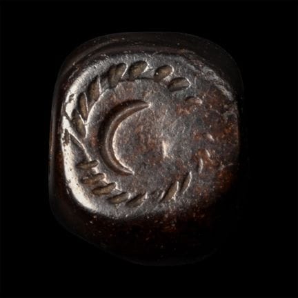 Sasanian Stamp Seal with Crescent Moon within Wrea
