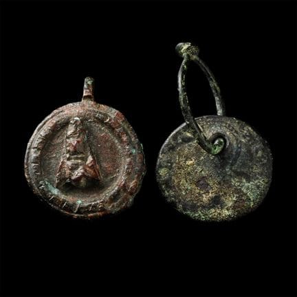 Ensemble de pendentifs romains en bronze. Ier-IVe 