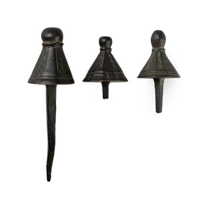Gruppe byzantinischer Möbelbeschläge aus Bronze. U