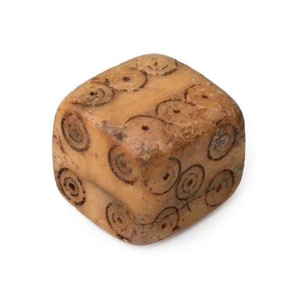 Dé de jeu romain en os. Vers le Ier au IVe siècle 