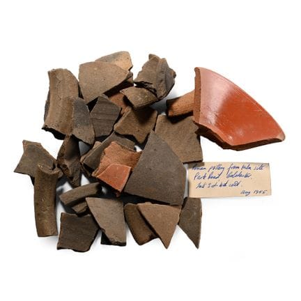 Ensemble de fragments de poterie romaine « Colches